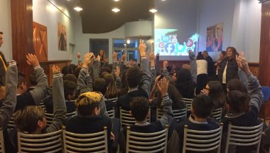 El Programa Acercándonos a la Comunidad dictó talleres en colegios de Ushuaia