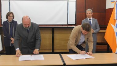 El Dr. Muchnik y el gobernador Melella firmaron convenio para acercar la justicia al barrio Margen Sur de Río Grande